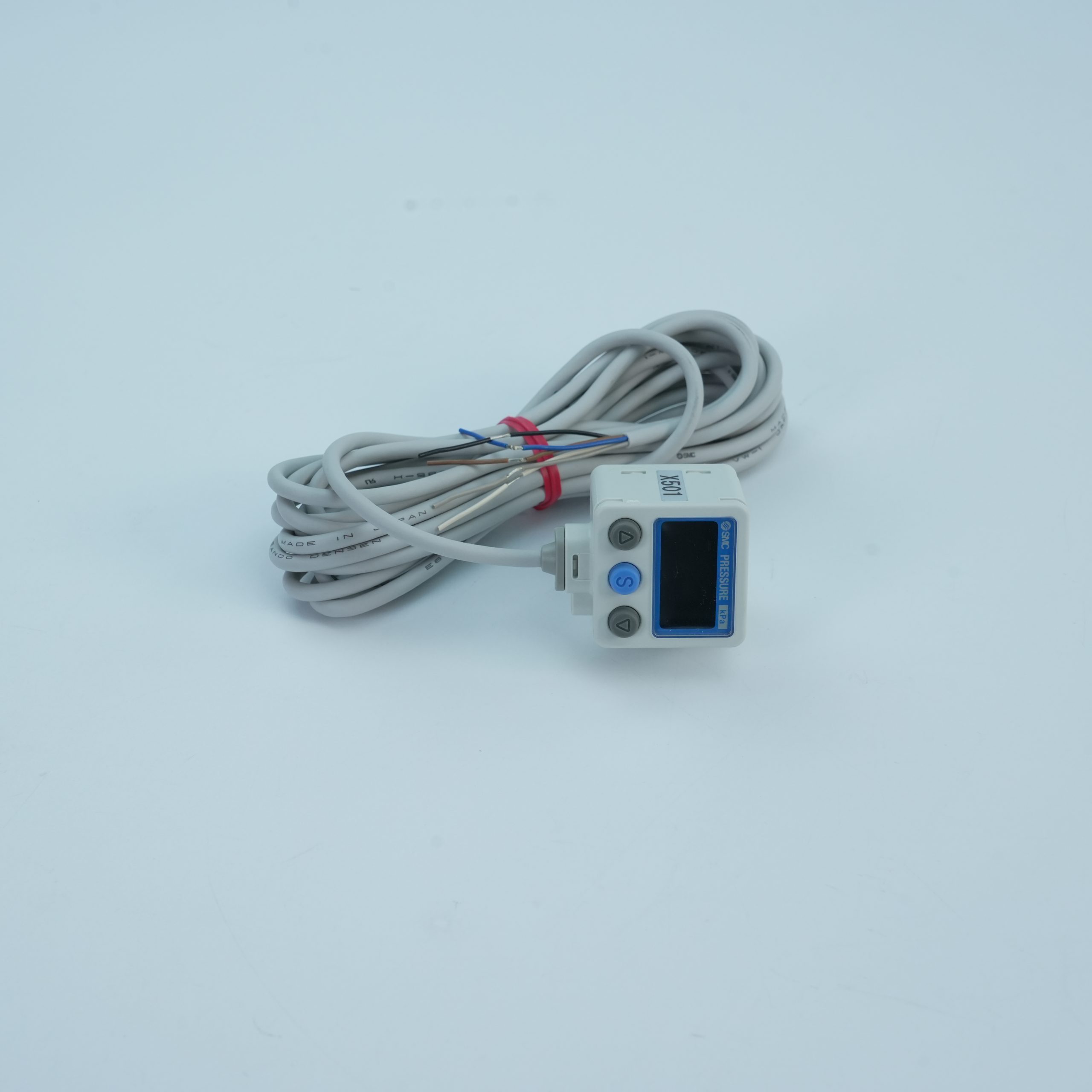 Brand New and Original High Precision Digital SMC Pressure Switch Zse80f-02-T-Xs